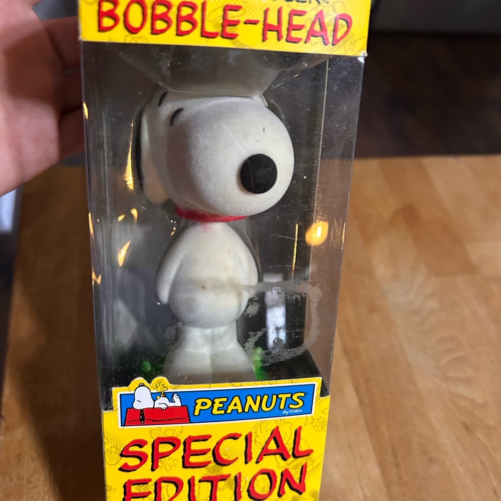 Peanuts Snoopy Special Edition bobble head - Classic collector Funko